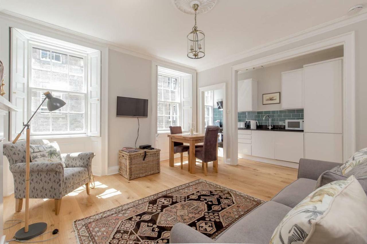 Altido Elegant Georgian 2-Bedrm Apt In Heart Of Old Town Apartment Edinburgh Exterior foto
